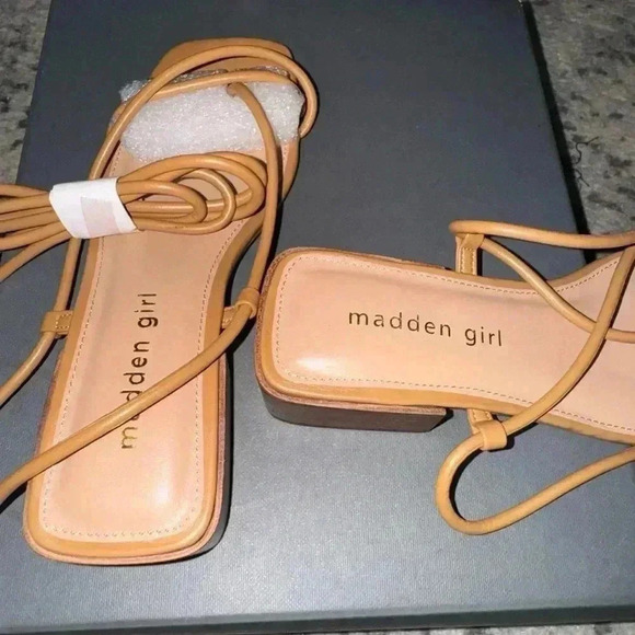 Madden girl Sorrin Womens Faux Leather Toe Loop Lace-Up - Picture 6 of 7